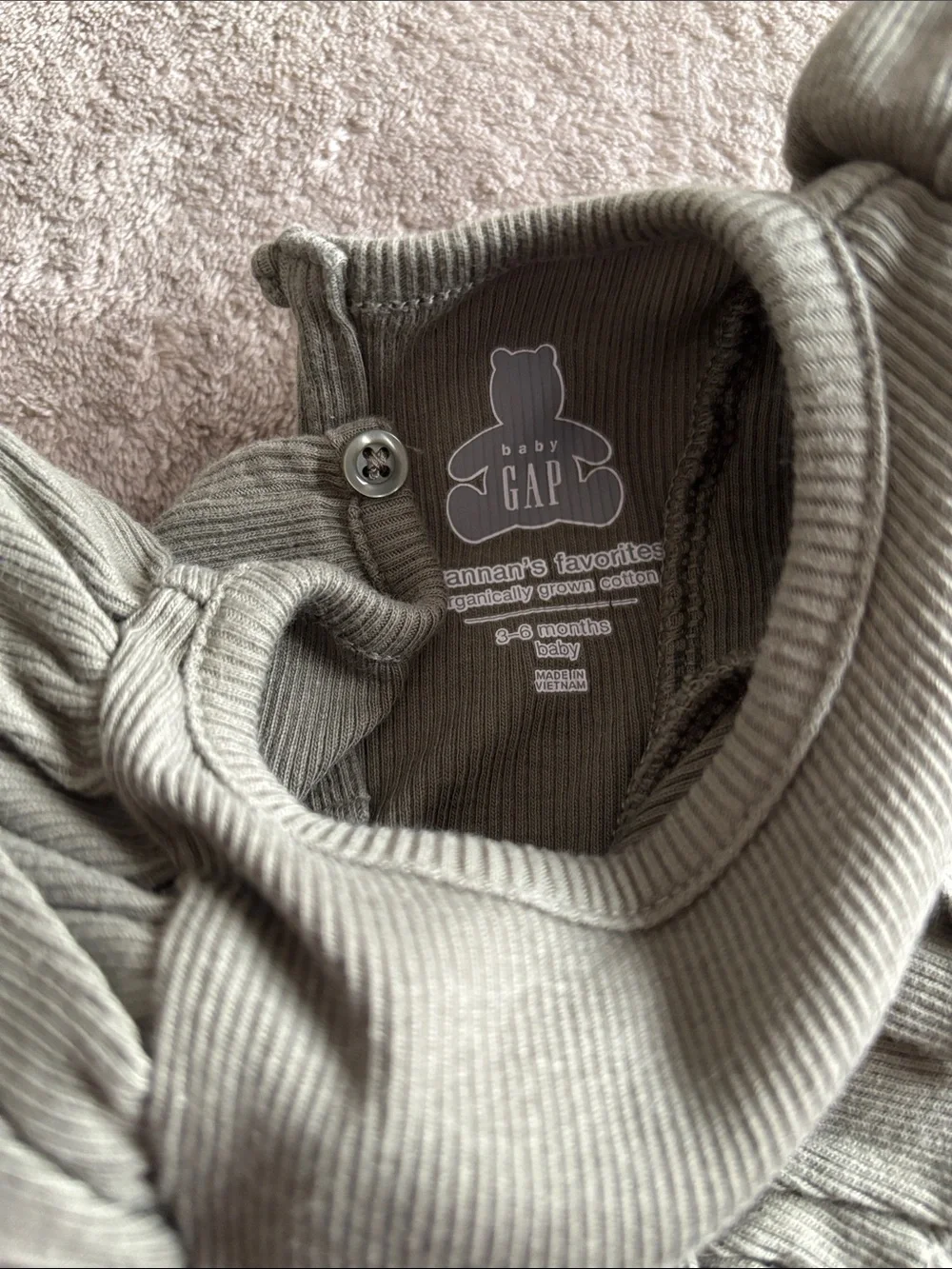 GAP Baby Ribbed Ruffle Long-Sleeve bodysuit- size 3-6m